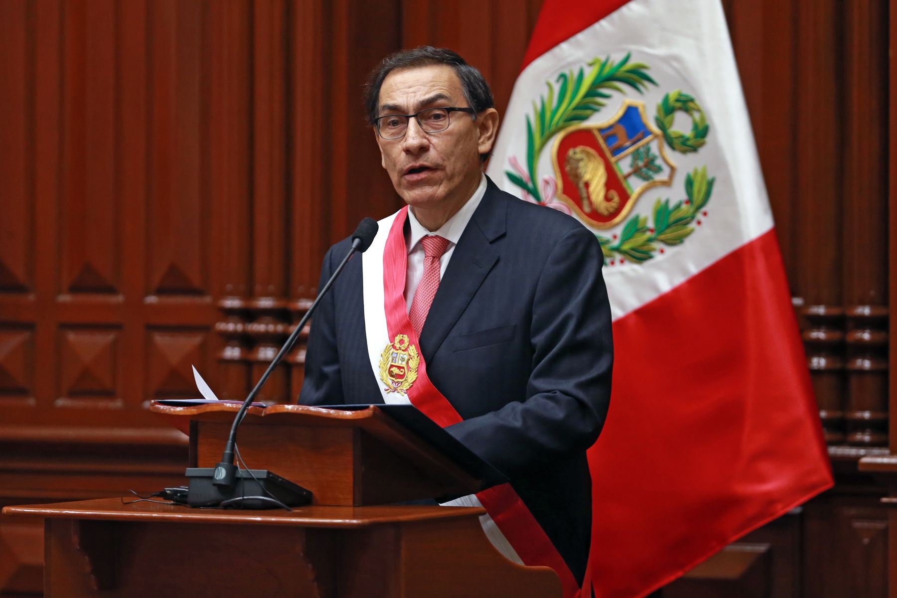 Crisis En Perú El Congreso Destituye Al Presidente Martín Vizcarra Salud Con Lupa 