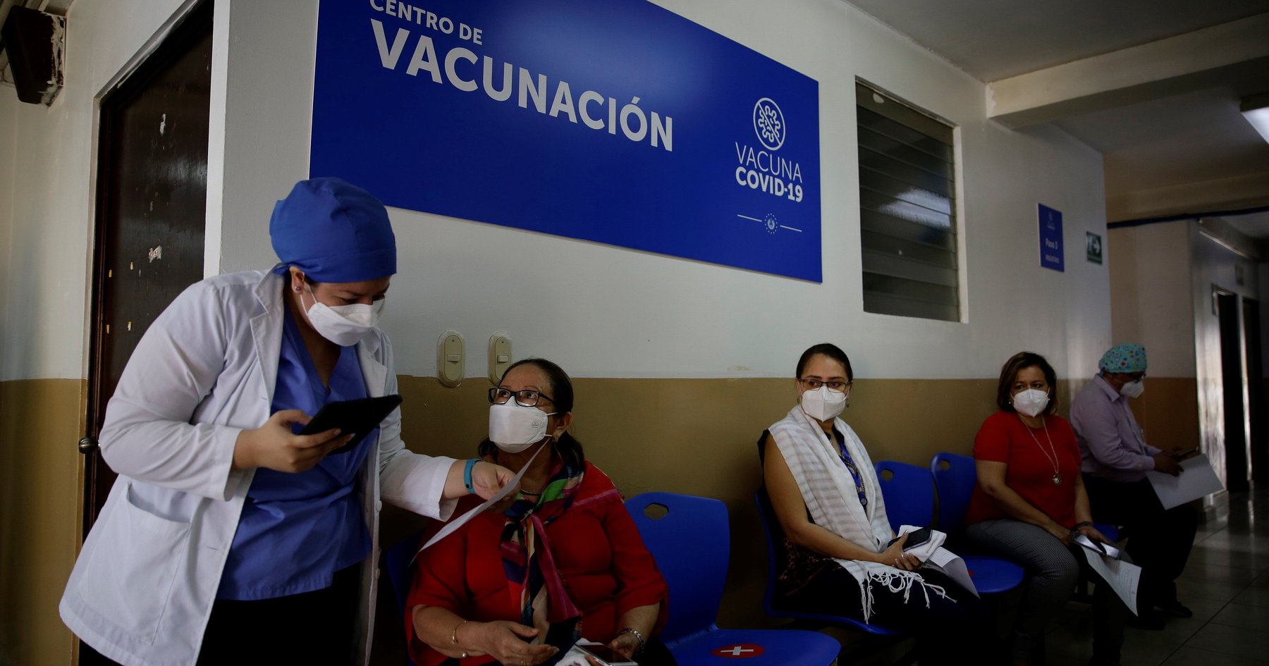 El Salvador declara secreta la información sobre las compras de las vacunas covid-19 - Salud con lupa