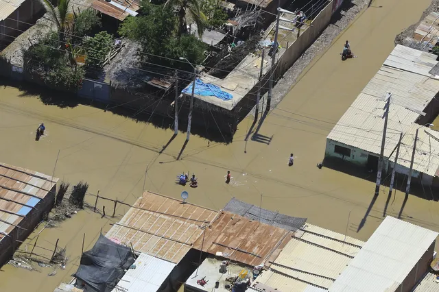En 2017, las inundaciones y huaicos de El Niño Costero dejaron más de 66.000 viviendas colapsadas o inhabitables en el Perú. Piura fue una de las regiones más golpeadas.