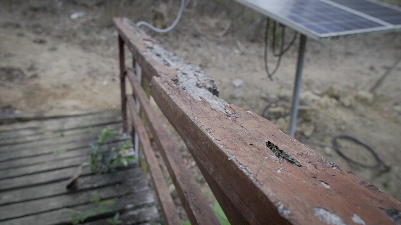 Barandas en el puesto de control “Estación Biológica ‘El Caucho’”. El propio Sernanp reconoce que de los 229 puestos que tiene a su cargo, sólo 30 están en buen estado