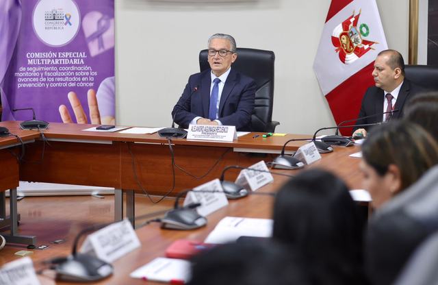 Comisión-cáncer-Alejandro Aguinaga-Víctor Palacios