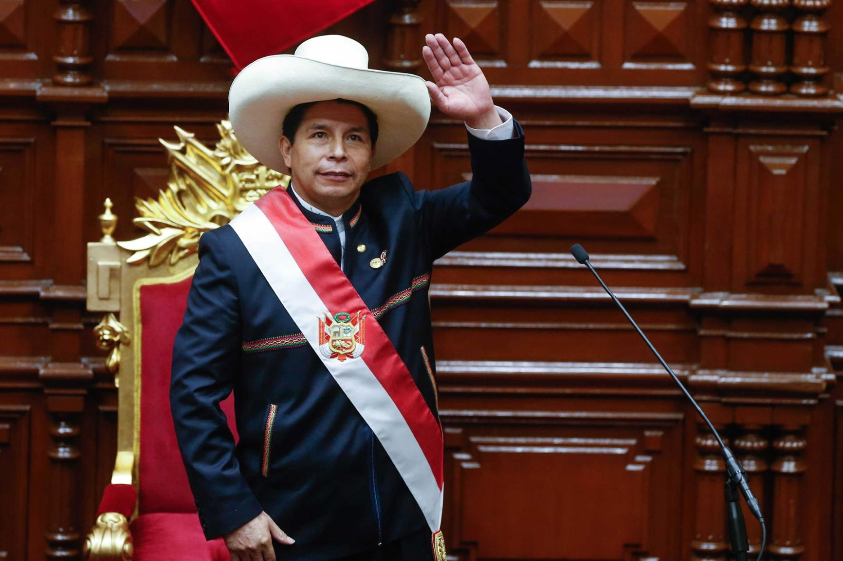 Perú, entre la esperanza y la incertidumbre por la asunción de Pedro  Castillo - Salud con lupa