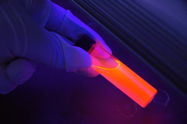 glowing-2245832_1920.jpg