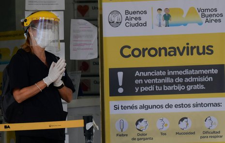 médicos mascarillas barbijos Buenos Aires.jpg