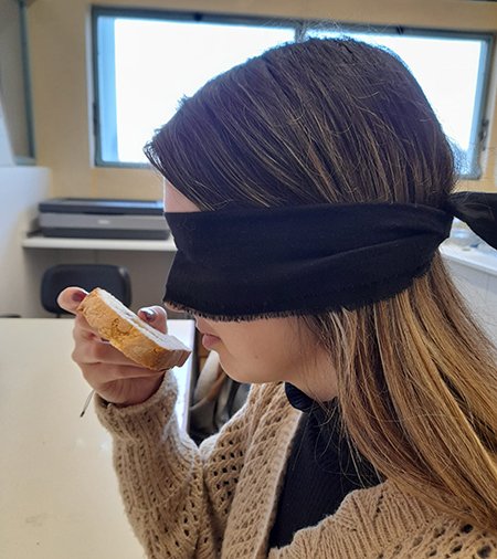 p-smell-bread-blindfolded
