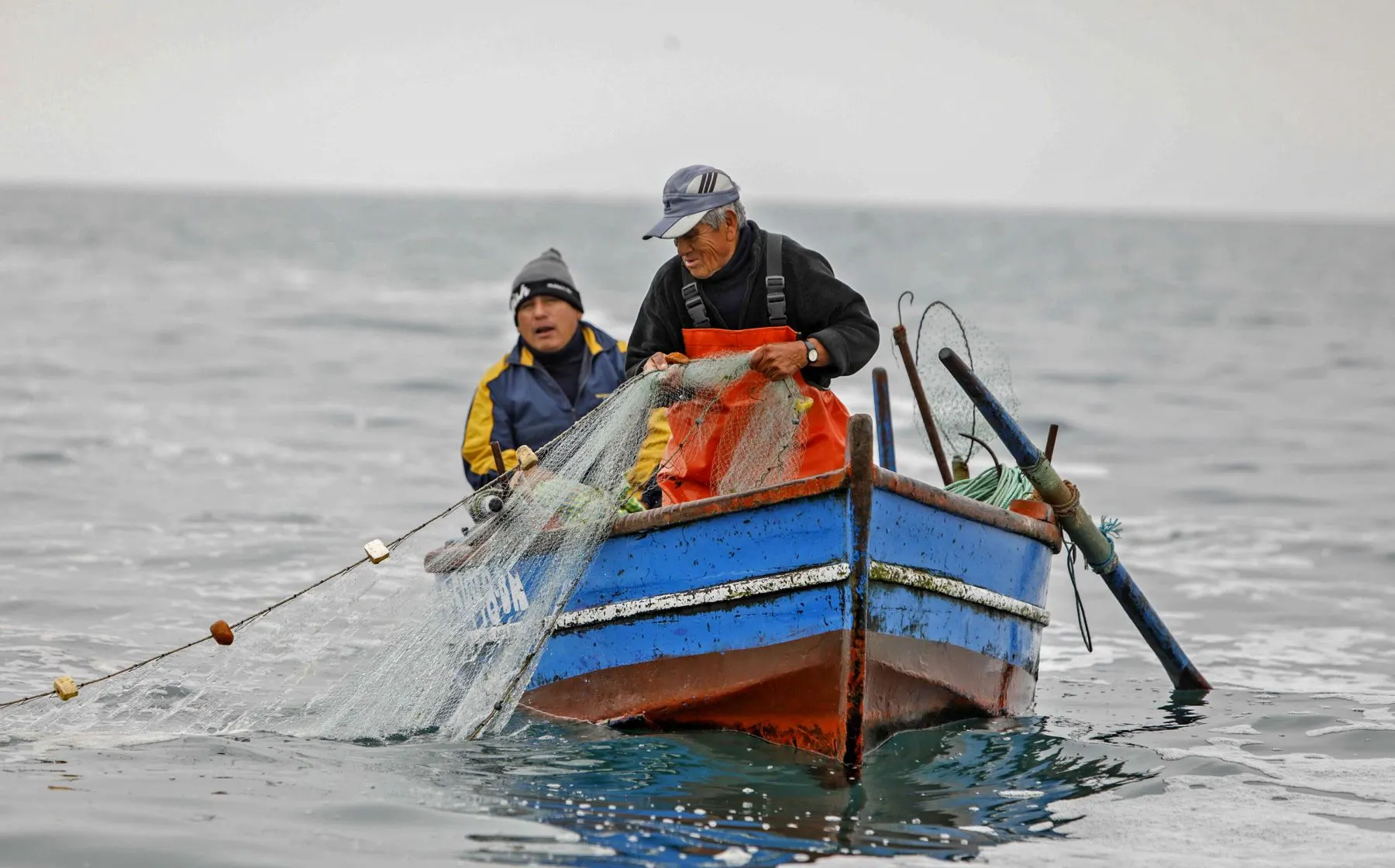 pescadores de Ancón_derrame de petróleo Repsol2