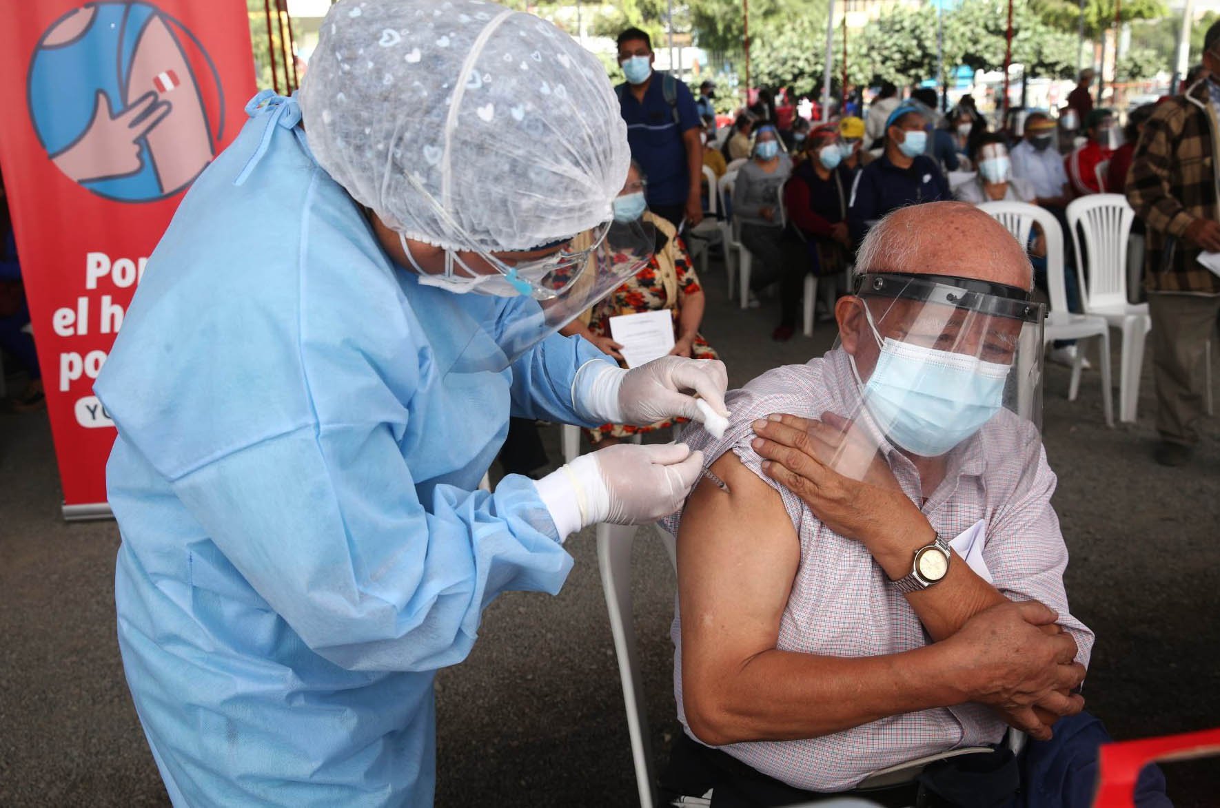vacunación andina.jpg