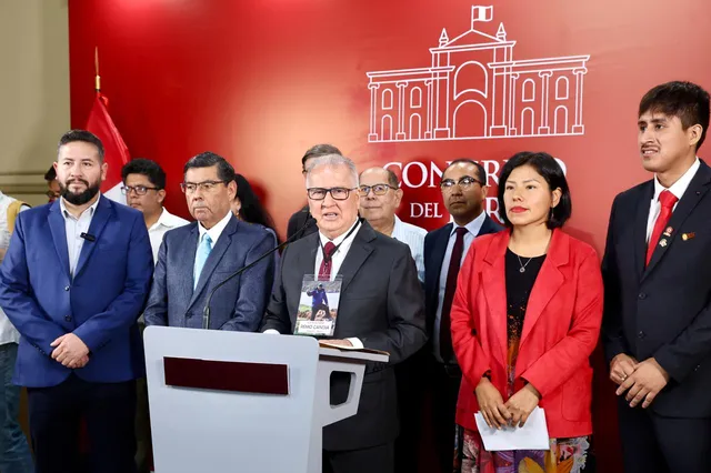 Conferencia de prensa para presentación de proyecto de Ley